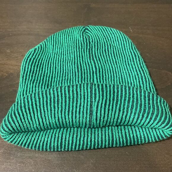 Start Wars Baby Yoda Grogu Black Green Striped Beanie Hat - Picture 4 of 8